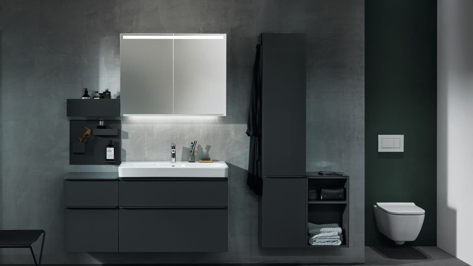 Stensko stranišče Geberit Smyle Square, nameščena v niši Stensko stranišče Geberit Smyle Square, nameščena v niši