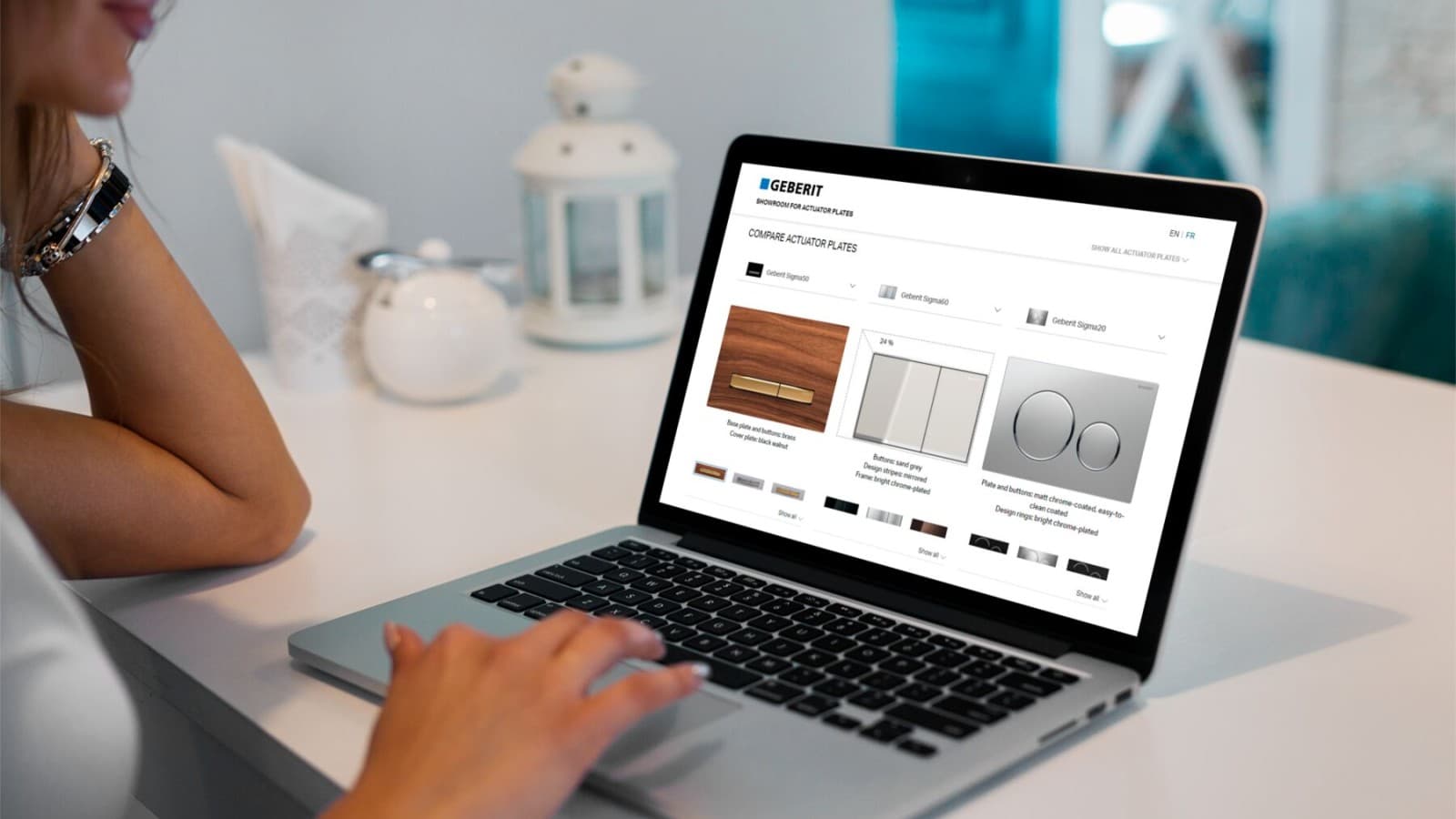 Ženska primerja aktivirne tipke podjetja Geberit Ženska primerja aktivirne tipke podjetja Geberit