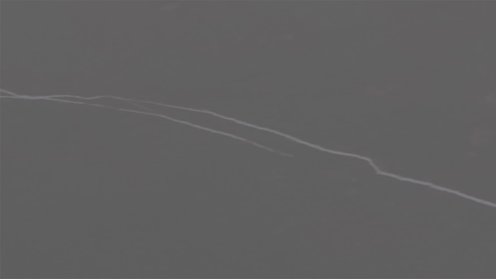 Barva: črni steklasti porcelan Barva: črni steklasti porcelan