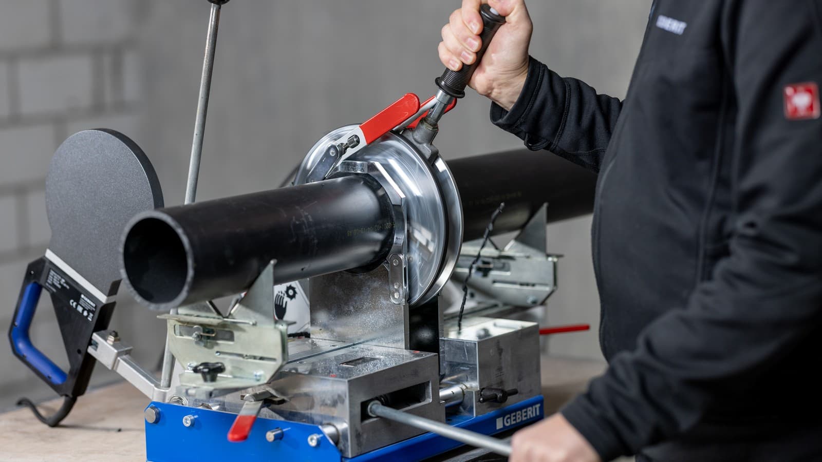 Geberit Media varilni stroj Geberit Media varilni stroj