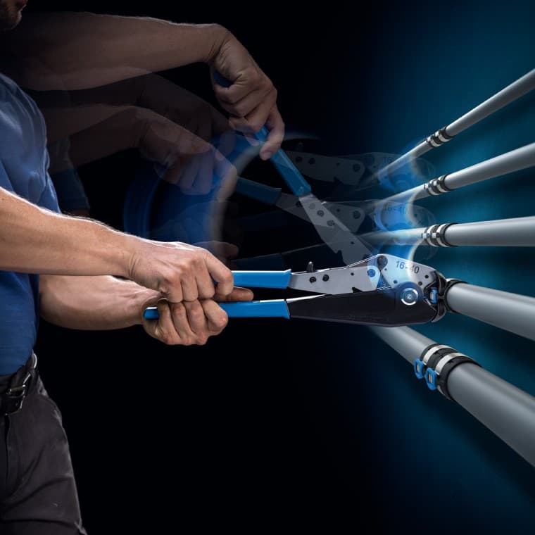 FlowFit za vse dimenzije cevi potrebuje le 2 stiskalni čeljusti FlowFit za vse dimenzije cevi potrebuje le 2 stiskalni čeljusti